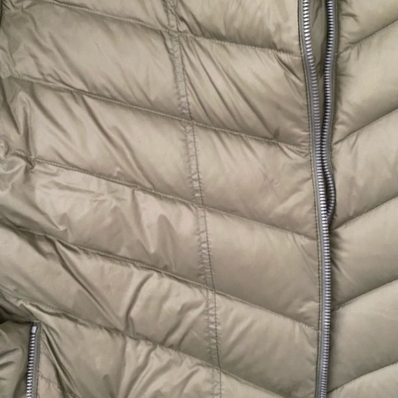 Patagonia Green Bomber Jacket • Fits Medium - Picture 4 of 7